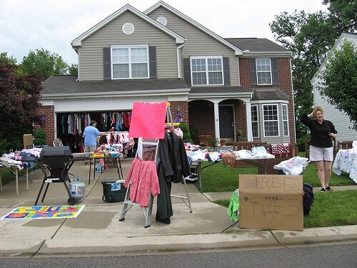 How To Hold A Fall Garage Sale